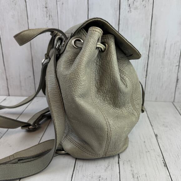 VTG Fossil Gray Pebbled Leather Maddox Distressed 1954 Keyhole Key Backpack Bag - Picture 5 of 14